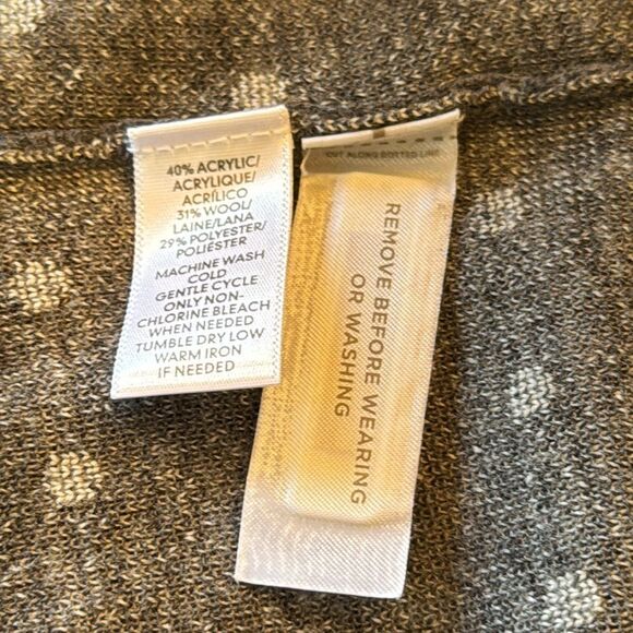 Super Cute Loft Sweater - Picture 7 of 8